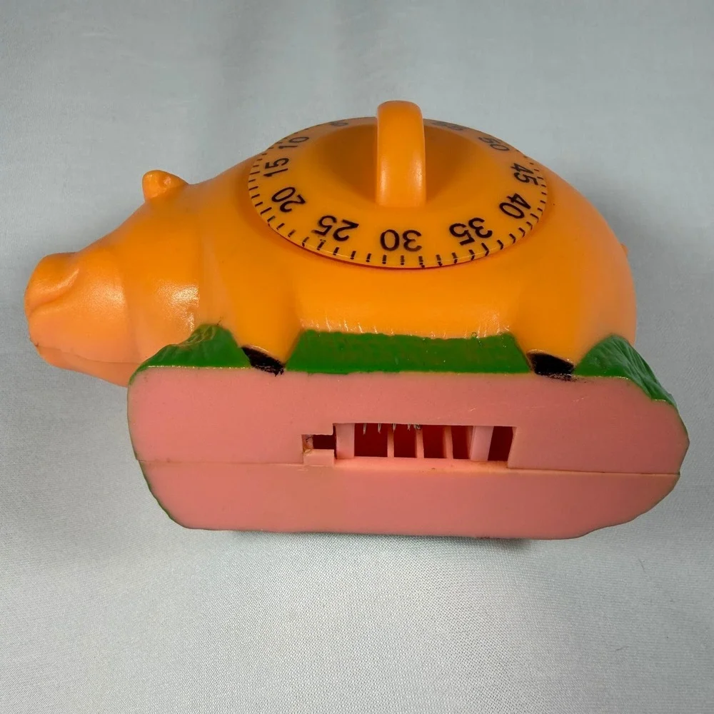 Vintage Pink Pig Kitchen Timer 60 Min Mechanical Ticking Farmhouse Novelty Prop